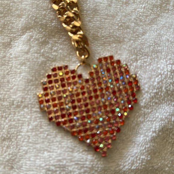 Betsy Johnson chain with heart necklace - Picture 2 of 4